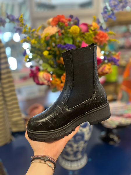 Vada Black Boots
