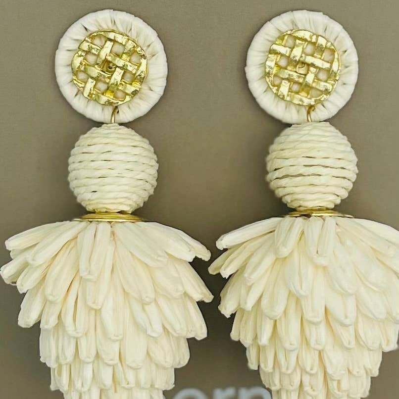 Wonder Dangle White Earring