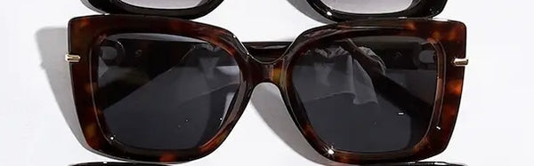 Cat Eye Frame Rhinestone Deco Leg Sunglasses